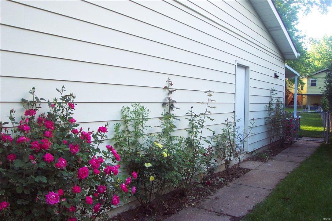 751 Shallowcreek Ballwin, MO 63021 - Photo 3 of 33 Gallery Image 3