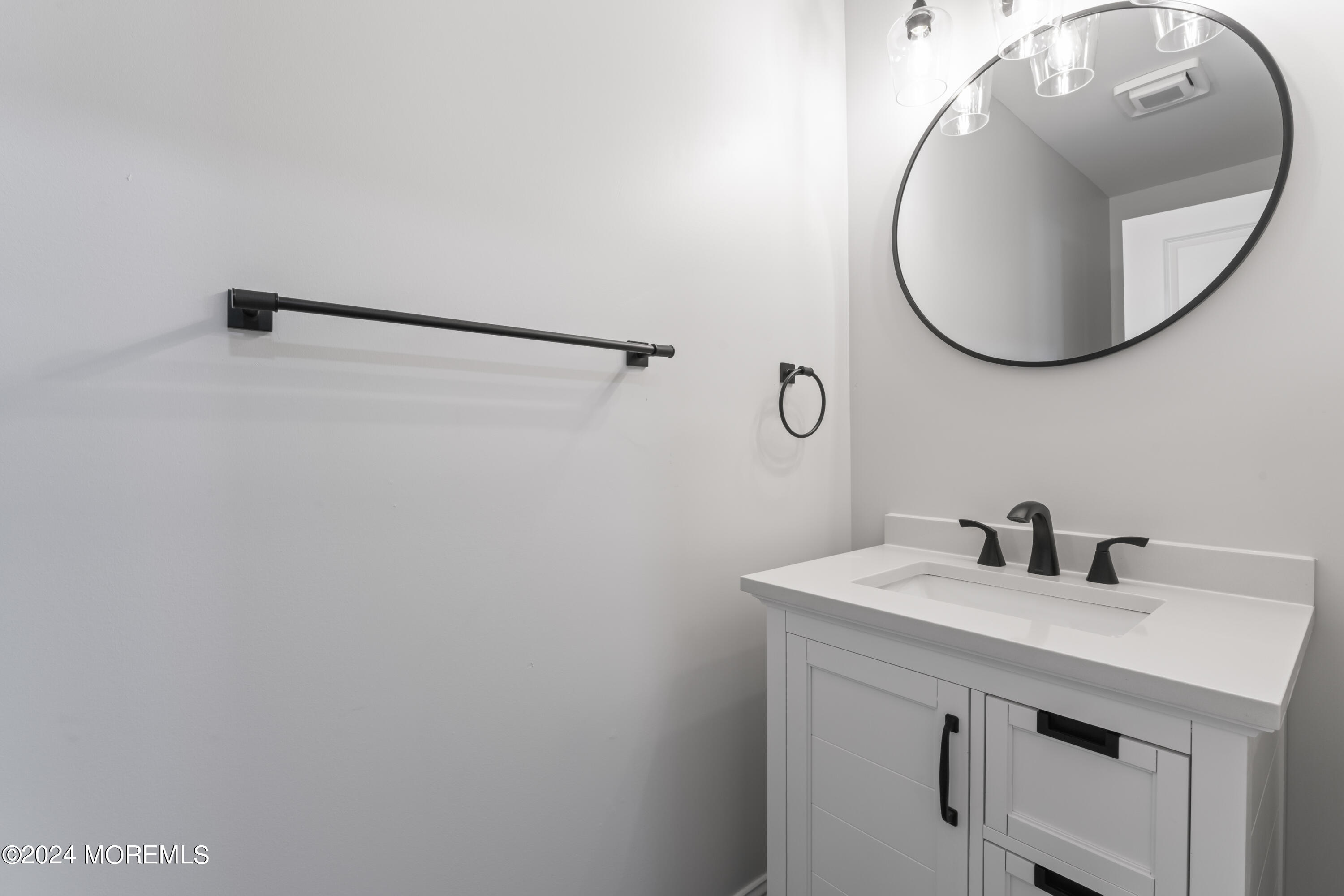 282 West Farms Road Farmingdale, NJ 07727 - Photo 24 of 77 1st floor Powder Room
