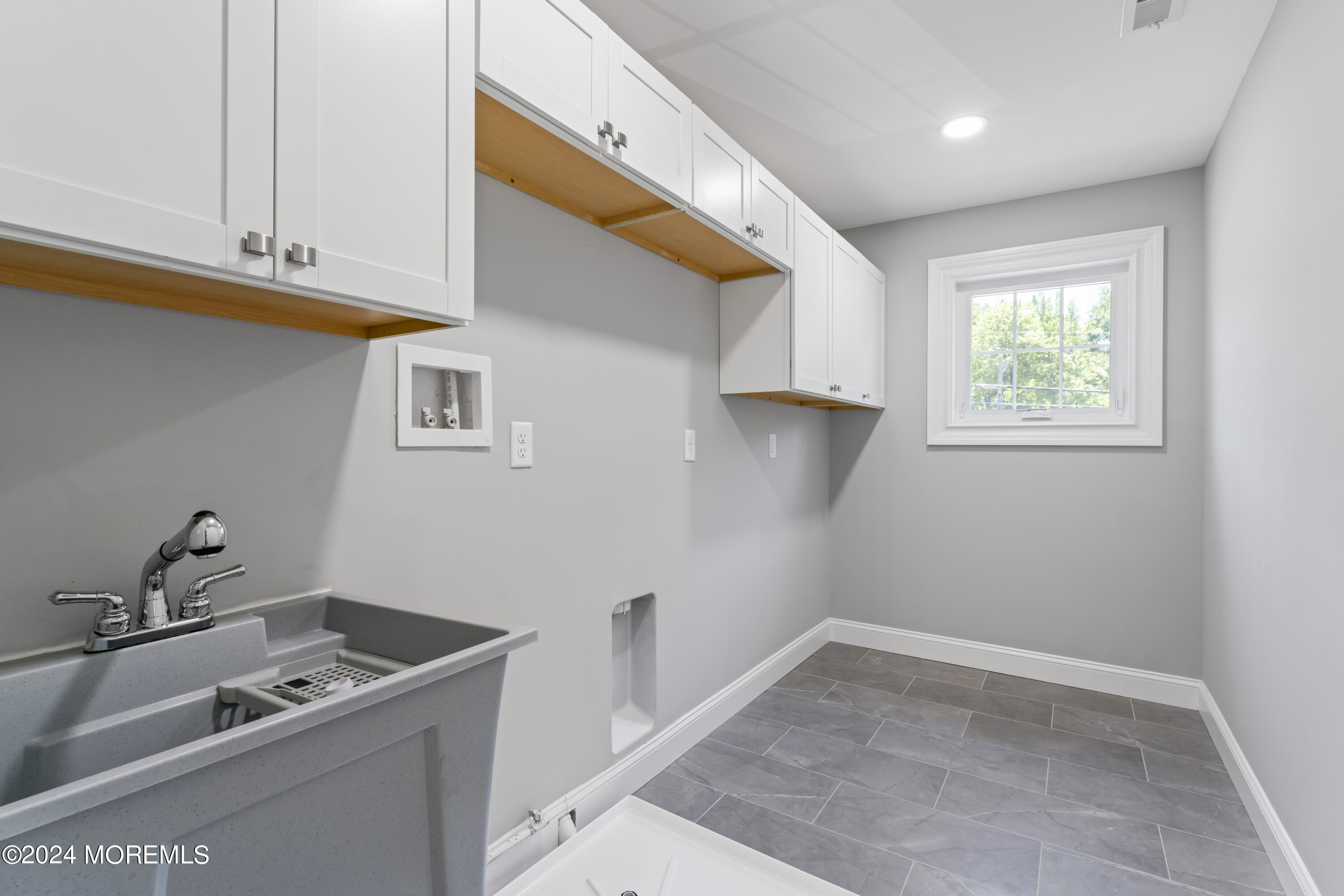 282 West Farms Road Farmingdale, NJ 07727 - Photo 38 of 77 Laundry Room