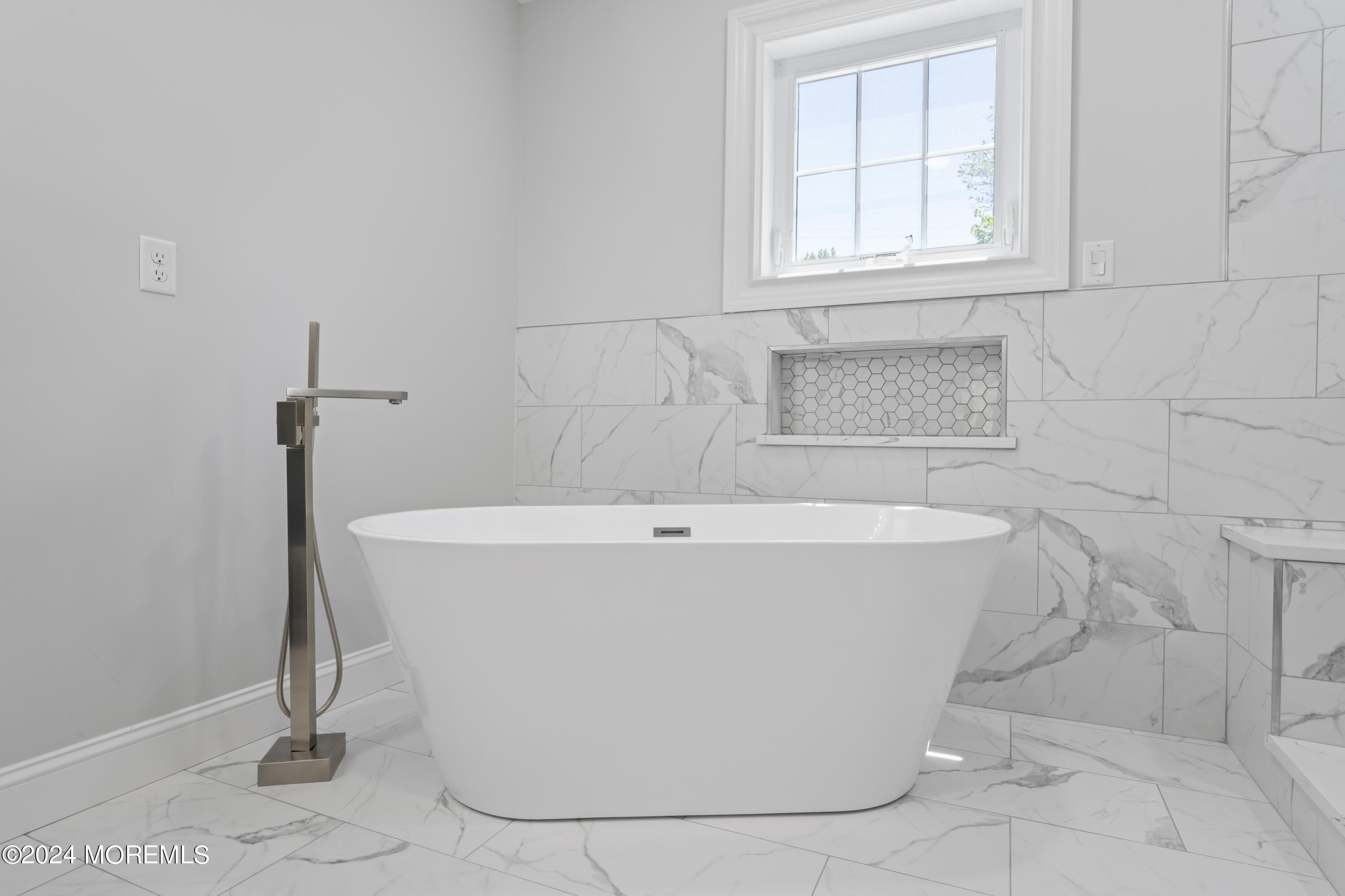 282 West Farms Road Farmingdale, NJ 07727 - Photo 58 of 77 Soaker Tub