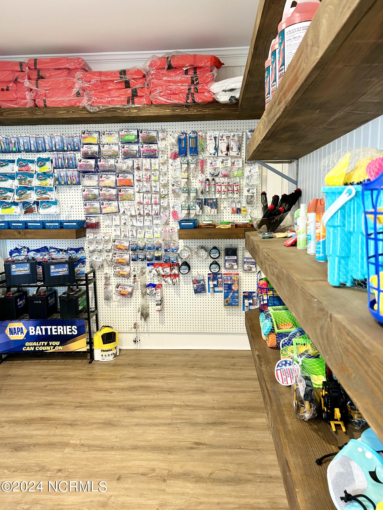 579 Lewis Road, Unit 41 Hampstead, NC 28443 - Photo 11 of 15 Tackle sales