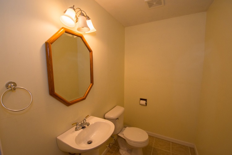 55412 Priem Road Elkhart, IN 46514 - Photo 16 of 25 Gallery Image 16