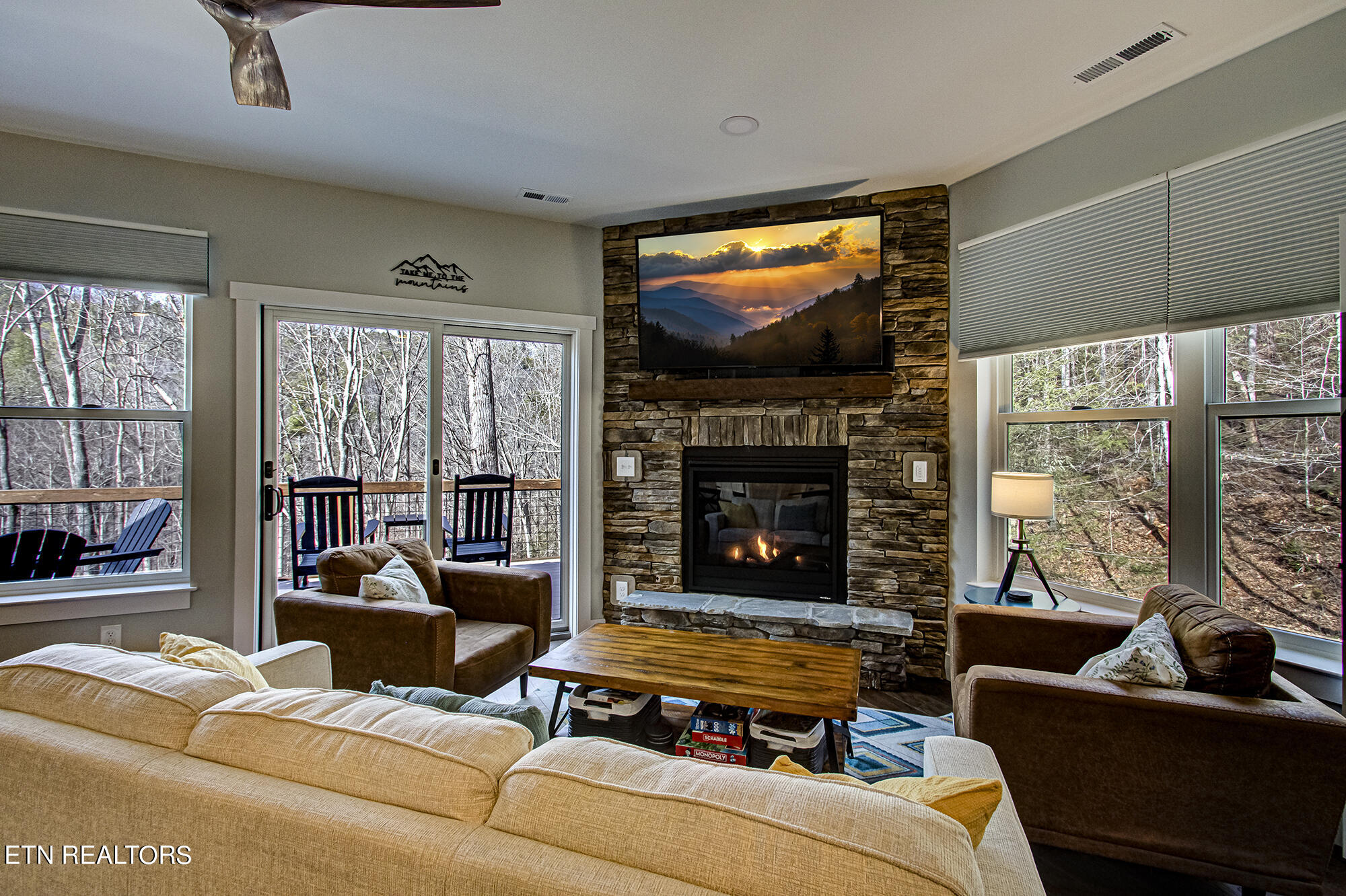 536 Laurel Road Townsend, TN 37882 - Photo 2 of 60 Living Room