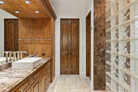 $1,750,000 | 105 Cog Hill Court, Austin, TX 78738