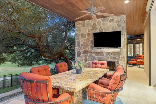 $1,750,000 | 105 Cog Hill Court, Austin, TX 78738