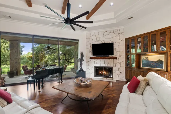 $1,750,000 | 105 Cog Hill Court, Austin, TX 78738