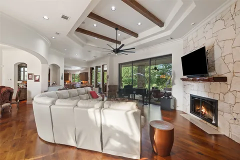 $1,750,000 | 105 Cog Hill Court, Austin, TX 78738