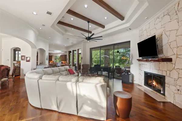 $1,750,000 | 105 Cog Hill Court, Austin, TX 78738