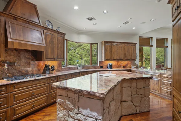 $1,750,000 | 105 Cog Hill Court, Austin, TX 78738