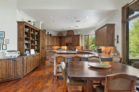 $1,750,000 | 105 Cog Hill Court, Austin, TX 78738