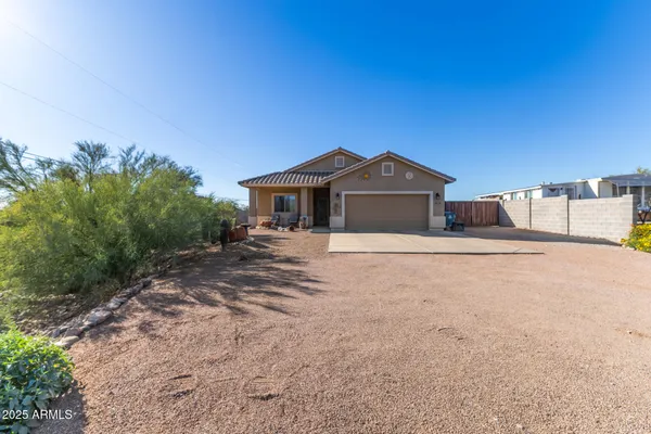 $579,900 | 614 North Tomahawk Road, Apache Junction, AZ 85119