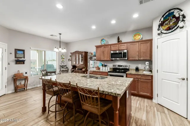 $599,900 | 614 North Tomahawk Road, Apache Junction, AZ 85119