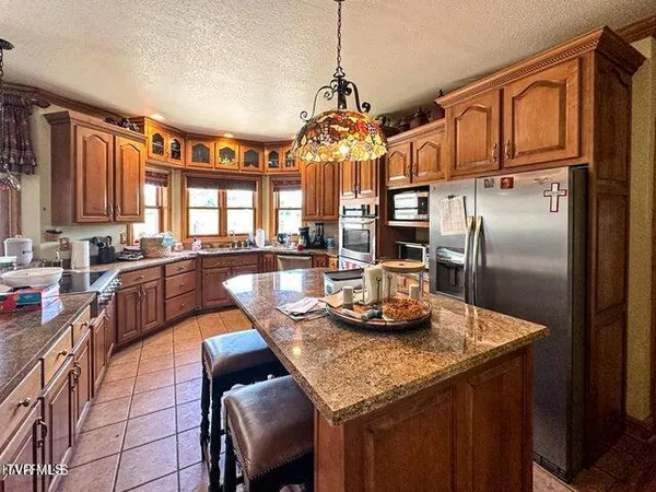 $800,000 | 1292 Pump Springs Road, Harrogate, TN 37752