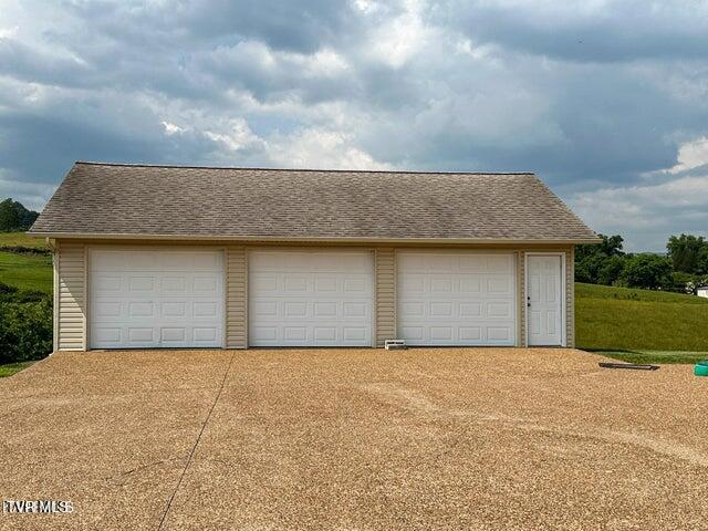 1292 Pump Springs Road Harrogate, TN 37752 - Photo 46 of 47 pump spring garage 2