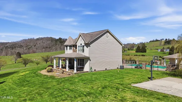 $800,000 | 1292 Pump Springs Road, Harrogate, TN 37752