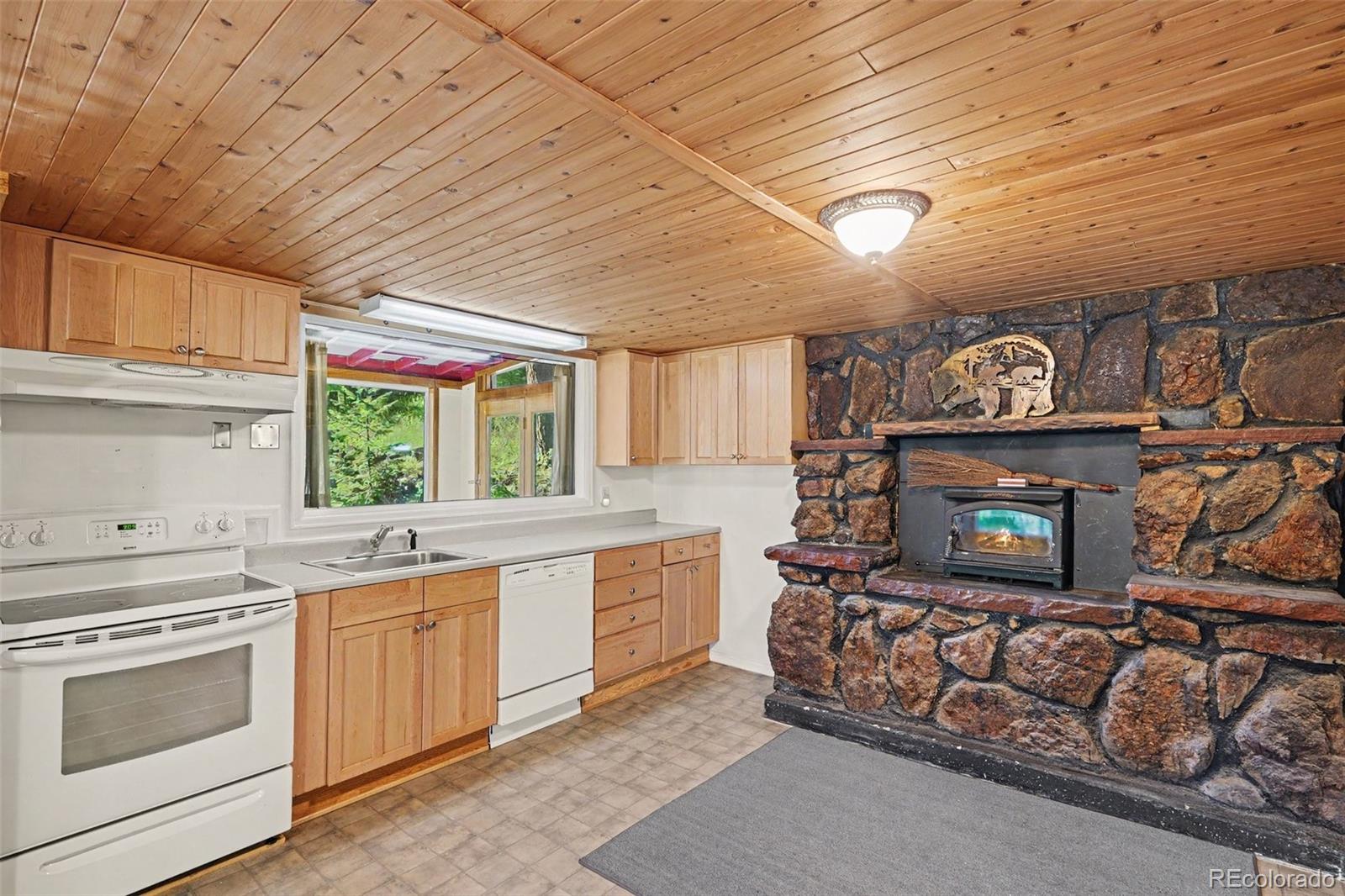 6411 South Summer Road Morrison, CO 80465 - Photo 7 of 32 Gallery Image 7