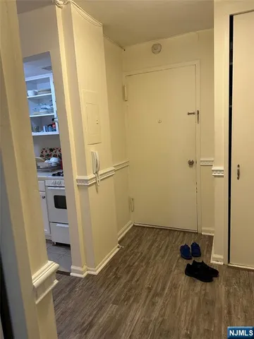 $1,750 | 3041 Edwin Avenue, Unit 5E, Fort Lee, NJ 07024