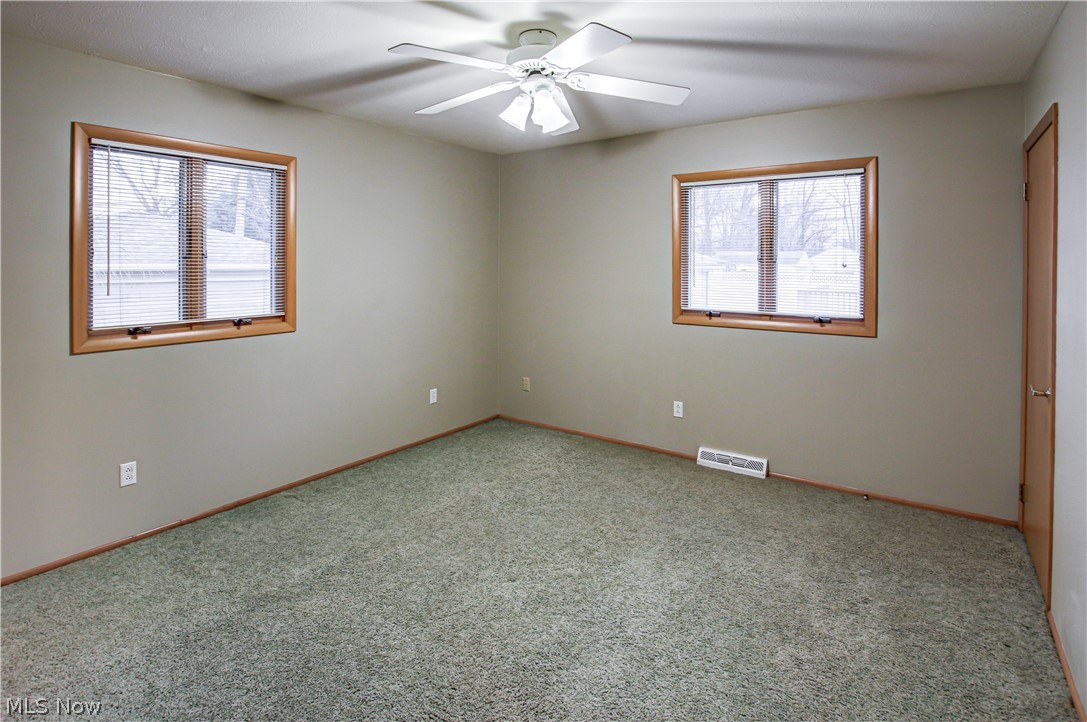 32301 Knobel Road Willowick, OH 44095 - Photo 19 of 35