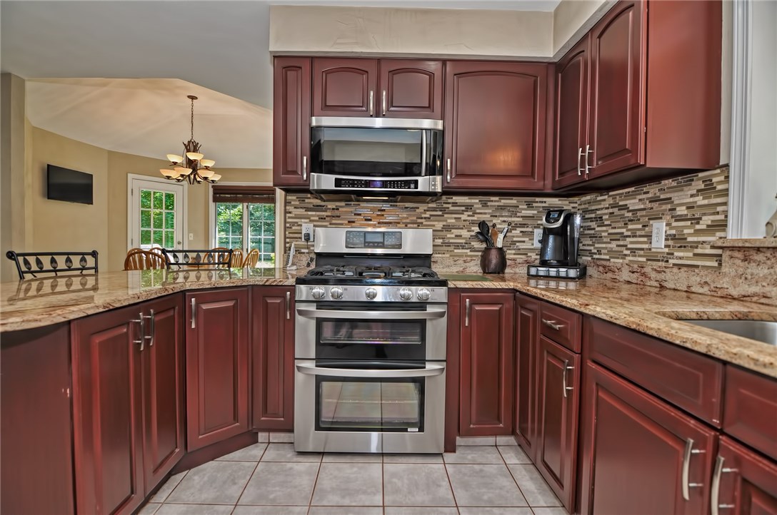 107 Pine Swamp Road Cumberland, RI 02864 - Photo 5 of 40 Gallery Image 5