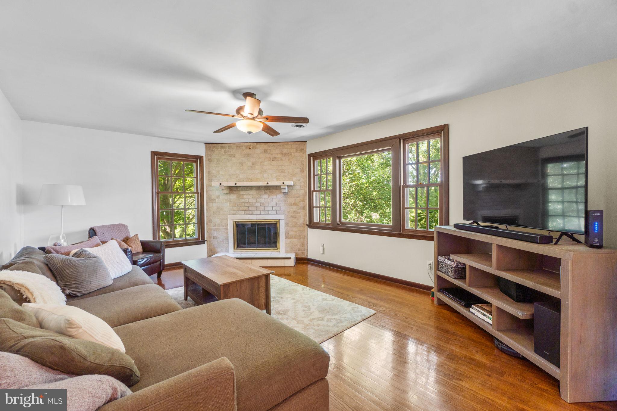 5910 Snowdens Run Road Sykesville, MD 21784 - Photo 11 of 46 Family Room