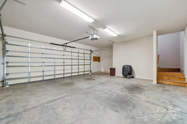 a view of a livingroom with closet