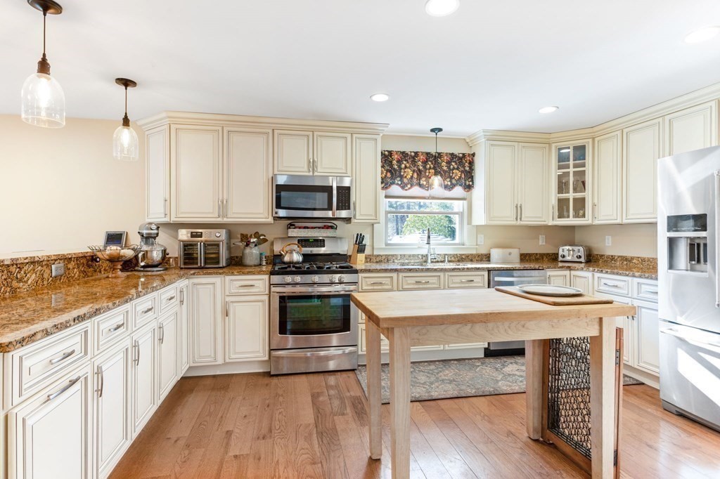 55 Swifts Beach Road Wareham, MA 02571 - Photo 8 of 24 Gallery Image 8