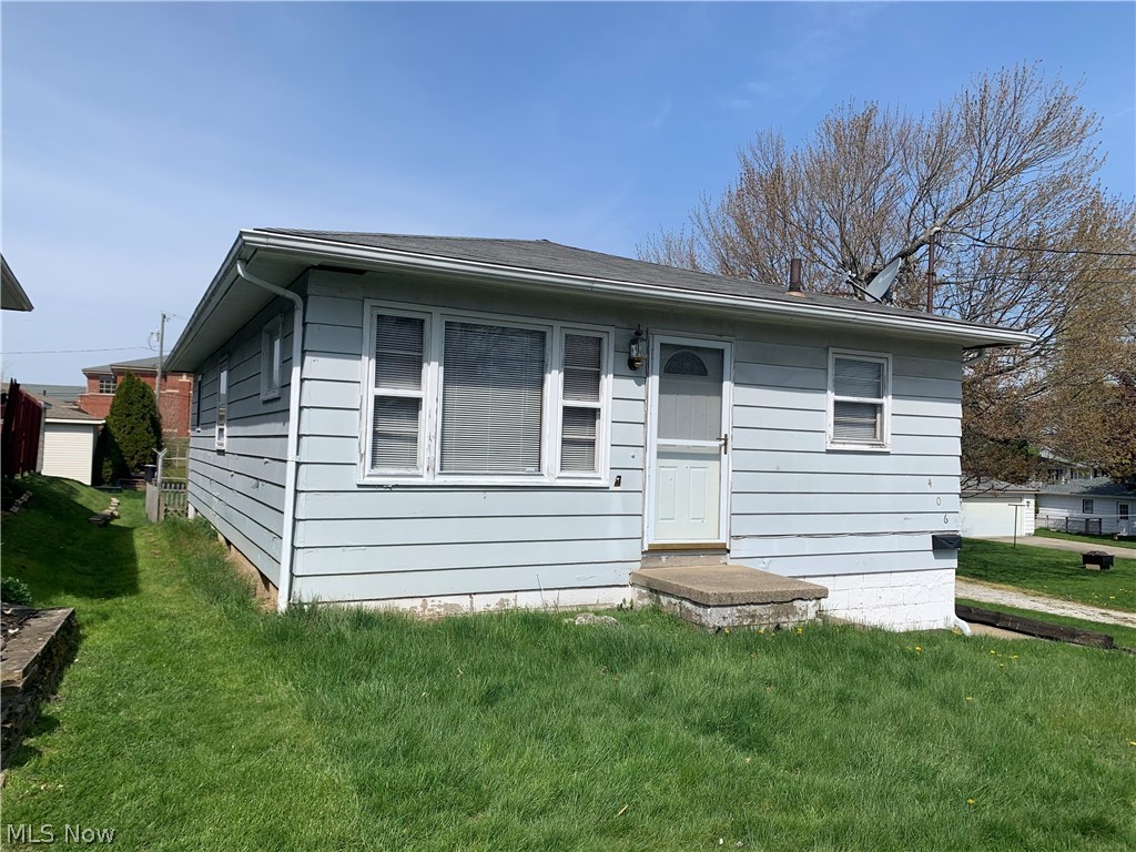 406 Stanley Road Akron, OH 44312 - Photo 2 of 20