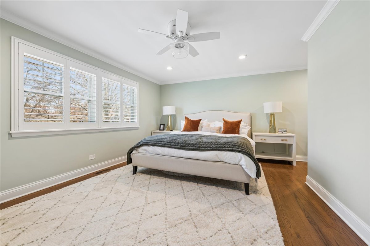 1114 Gamon Road Wheaton, IL 60189 - Photo 34 of 60 a bedroom with a large bed and a window