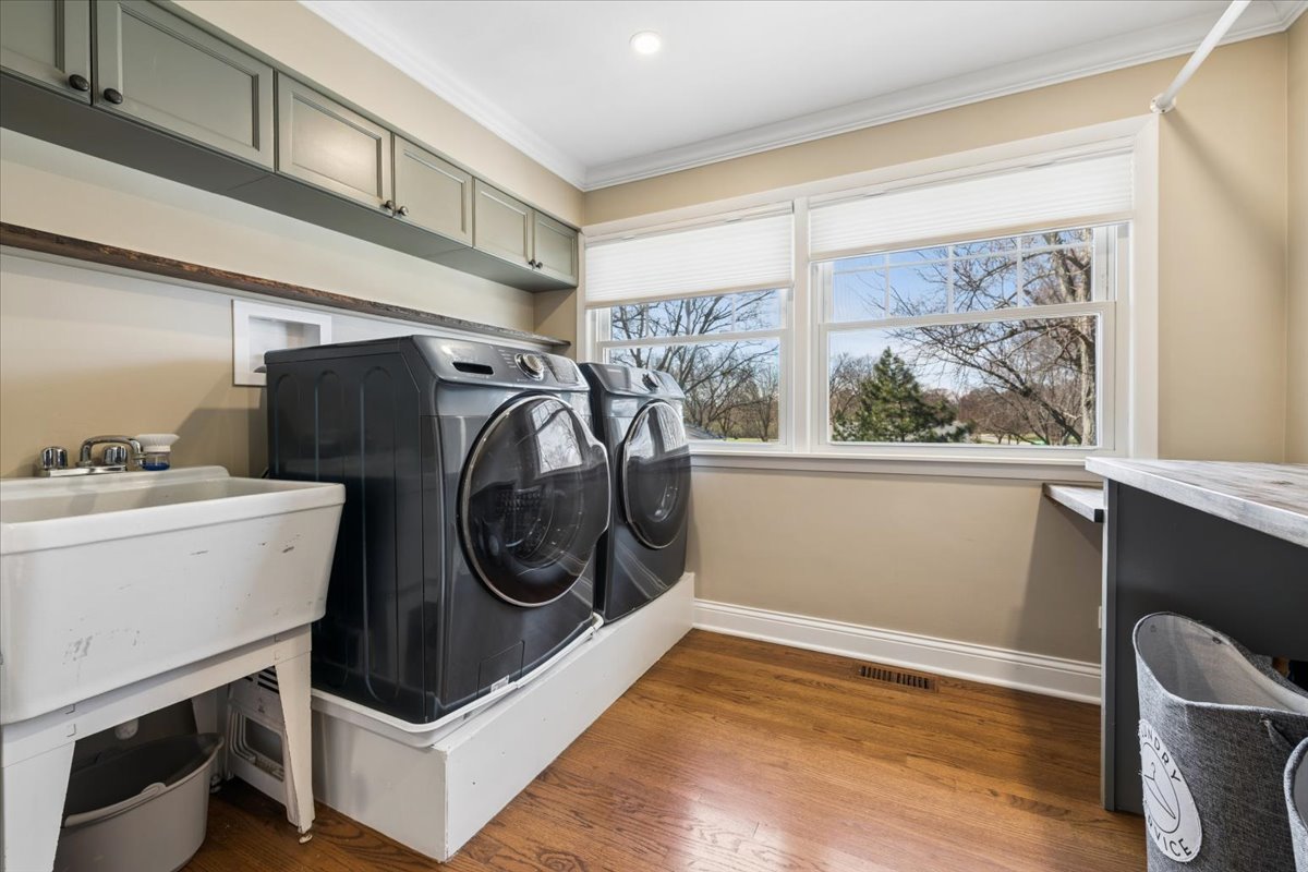 1114 Gamon Road Wheaton, IL 60189 - Photo 46 of 60 a utility room with sink dryer and washer
