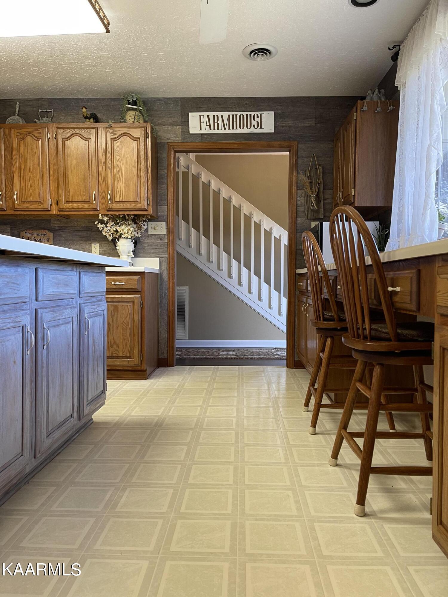 497 Mountain Road Clinton, TN 37716 - Photo 13 of 56 IMG-0671