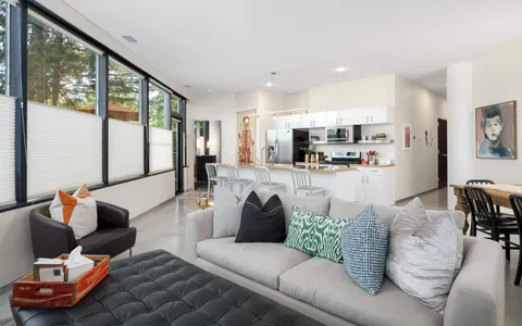 $299,900 | 5601 Smetana Drive, Unit 113, Minnetonka, MN 55343