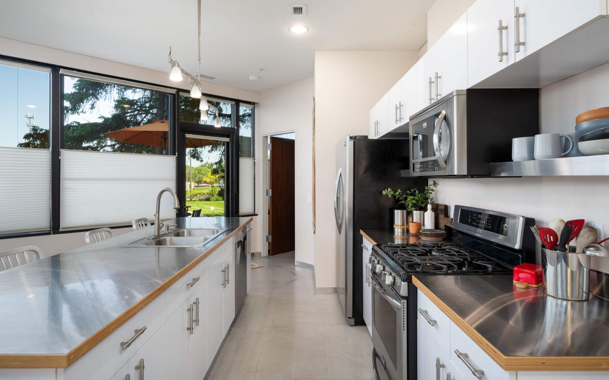 5601 Smetana Drive, Unit 113 Minnetonka, MN 55343 - Photo 11 of 51