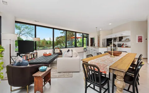 $299,900 | 5601 Smetana Drive, Unit 113, Minnetonka, MN 55343