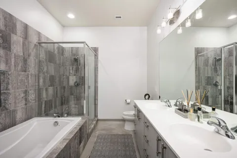 $299,900 | 5601 Smetana Drive, Unit 113, Minnetonka, MN 55343