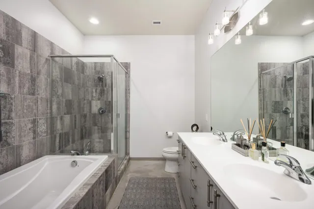 $299,900 | 5601 Smetana Drive, Unit 113, Minnetonka, MN 55343