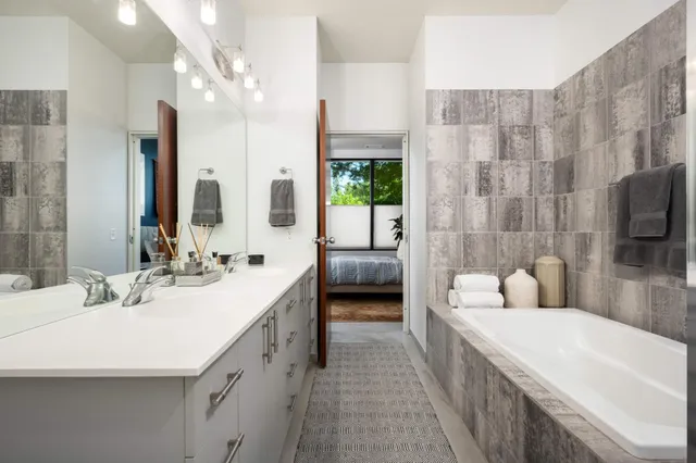 $299,900 | 5601 Smetana Drive, Unit 113, Minnetonka, MN 55343