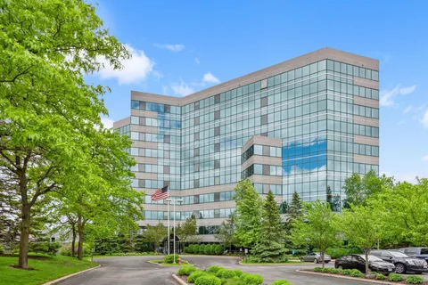 $299,900 | 5601 Smetana Drive, Unit 113, Minnetonka, MN 55343