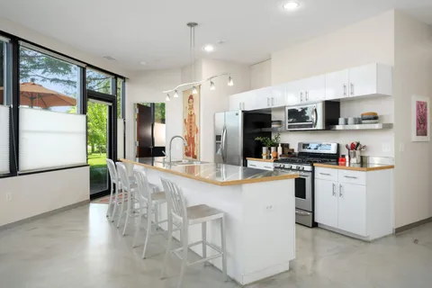 $299,900 | 5601 Smetana Drive, Unit 113, Minnetonka, MN 55343