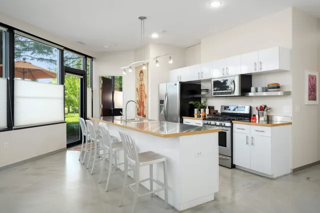 $299,900 | 5601 Smetana Drive, Unit 113, Minnetonka, MN 55343