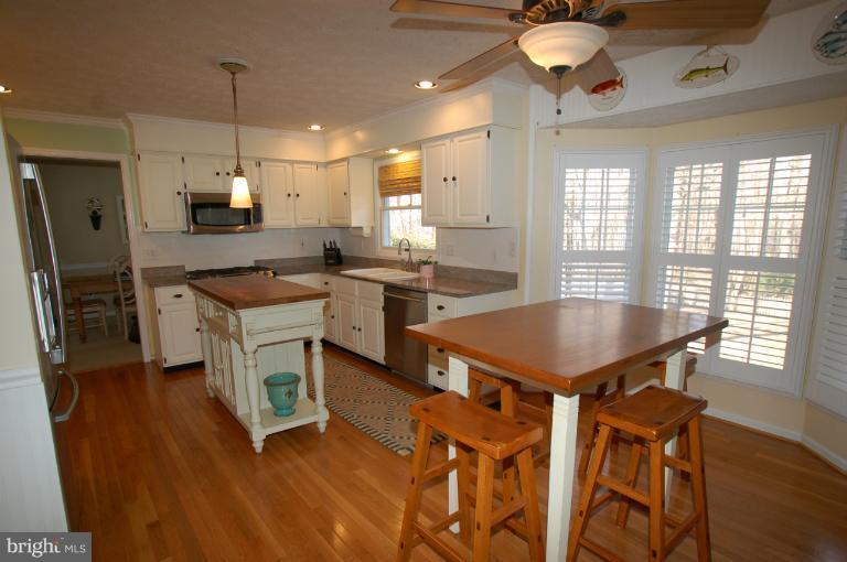 3223 Magnolia Ridge Road Annapolis, MD 21403 - Photo 17 of 27 Kitchen
