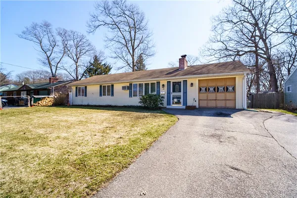 $300,000 | 30 Torrington Drive, Warwick, RI 02889