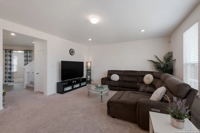 $1,825 | 3537 Under Par, San Antonio, TX 78245