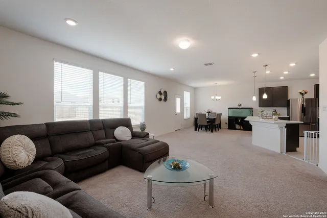 $1,825 | 3537 Under Par, San Antonio, TX 78245