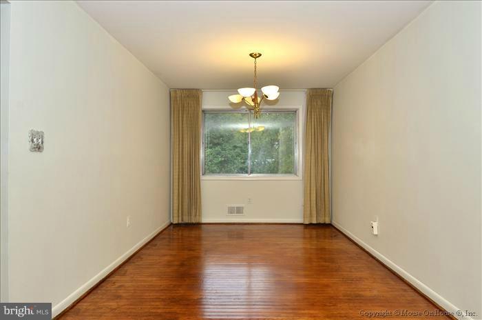 10034 Renfrew Road Silver Spring, MD 20901 - Photo 4 of 24 Dining Room