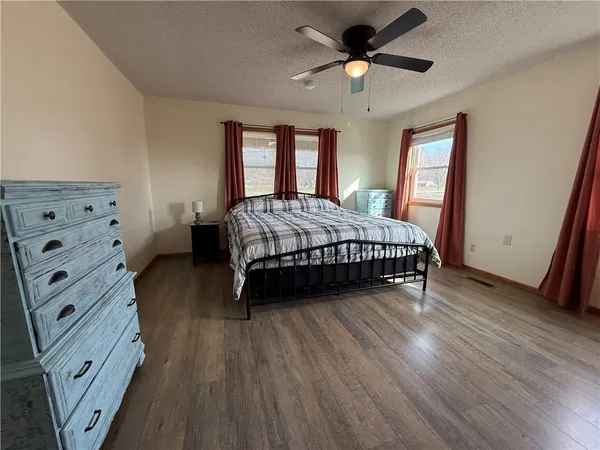 $309,000 | 19084 South 1715th Road, Nevada, MO 64772