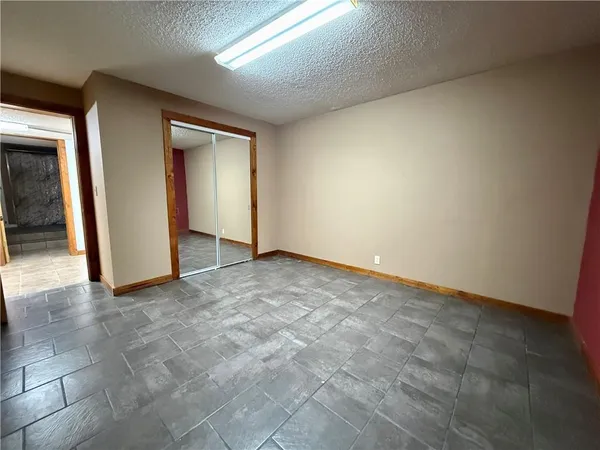 $309,000 | 19084 South 1715th Road, Nevada, MO 64772
