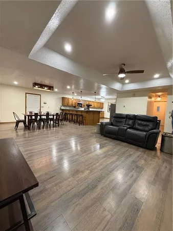 $309,000 | 19084 South 1715th Road, Nevada, MO 64772