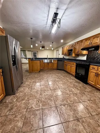 $309,000 | 19084 South 1715th Road, Nevada, MO 64772