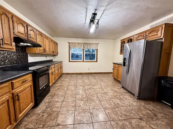 $309,000 | 19084 South 1715th Road, Nevada, MO 64772