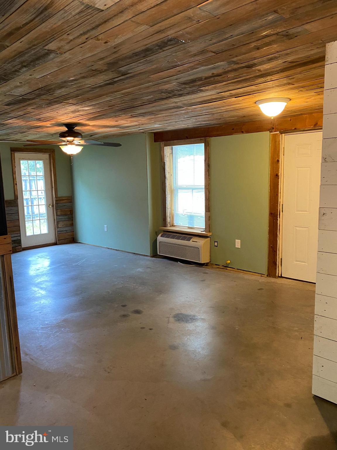 Garage Gathering room